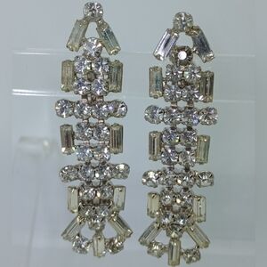 * vintage nice chandelier long clear rhinestone screw back earrings